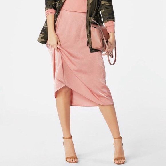 Sold! NWOT Pink midi skirt from JustFab - Picture 6 of 6